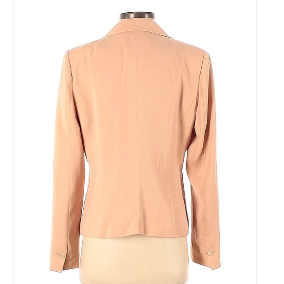 Beautiful Pink Elegant Blazer - Picture 2 of 4